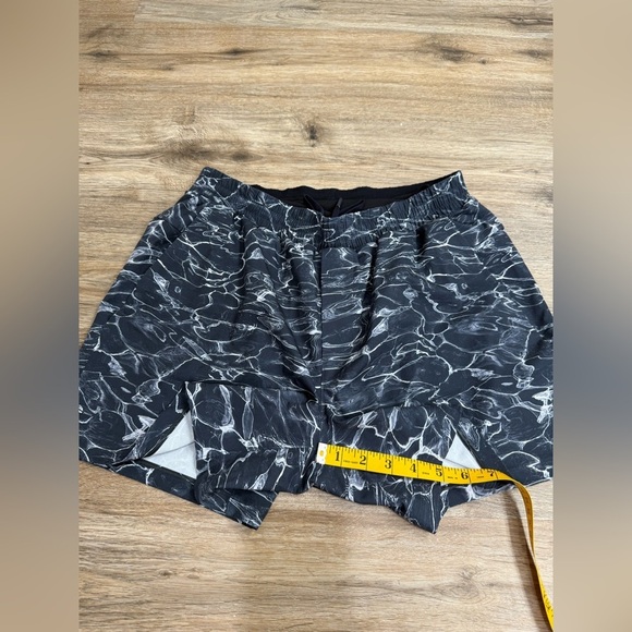 Lululemon Channel Cross Swim Short *5" Size L - Picture 9 of 9